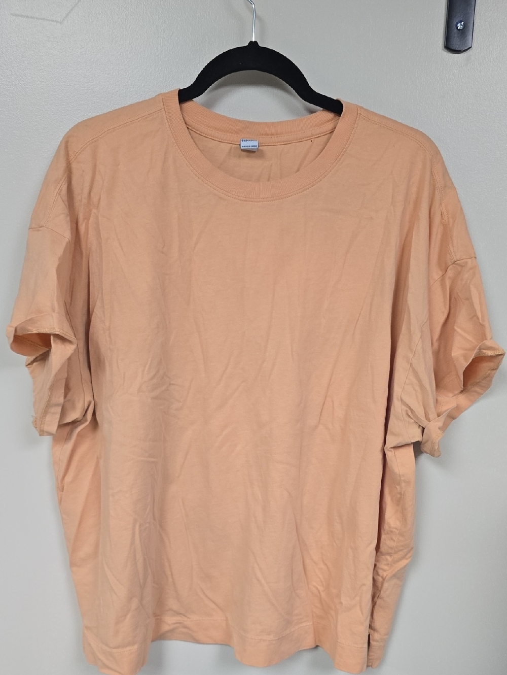 🎊 Old Navy Peach/Orange Cropped Short Sleeve Tee